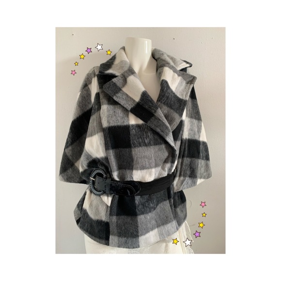 Poncho - Picture 1 of 4